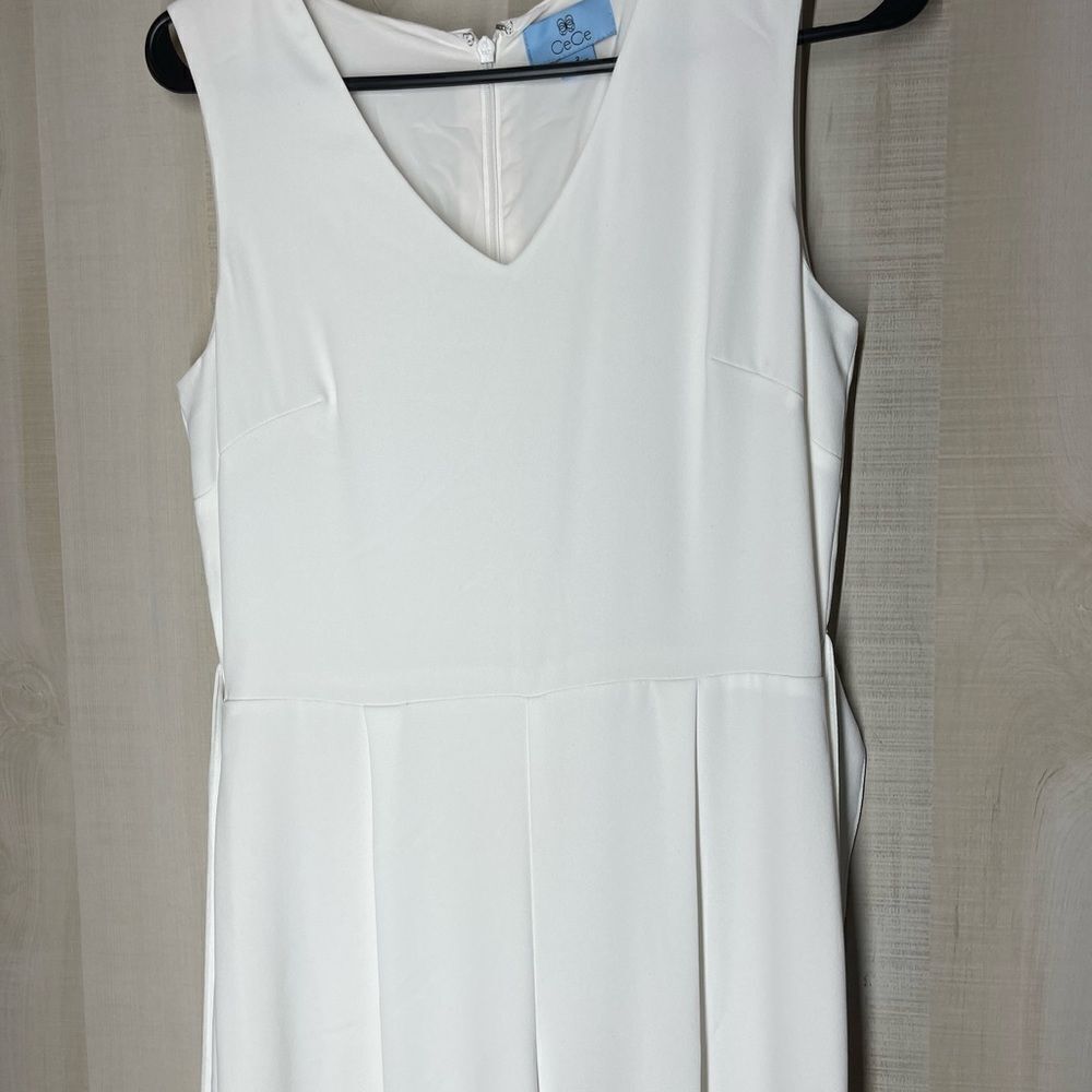 CeCe white sleeveless pants romper v neck, size 2 - Picture 4 of 16